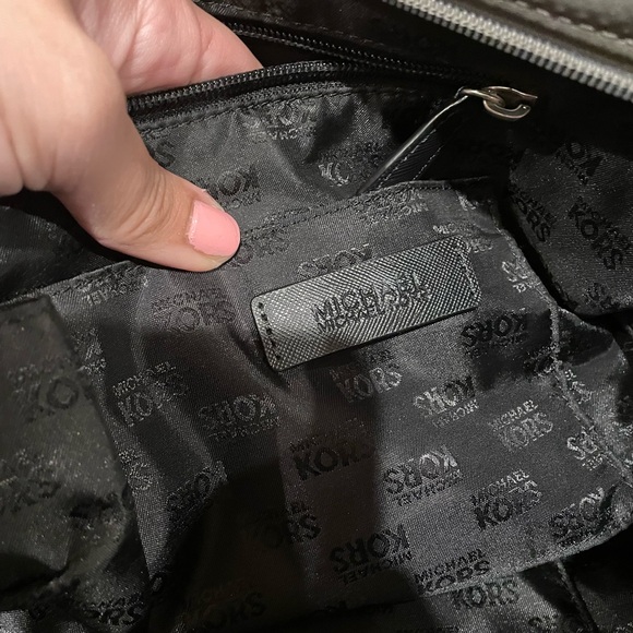 Michael Kors tote - Picture 4 of 5